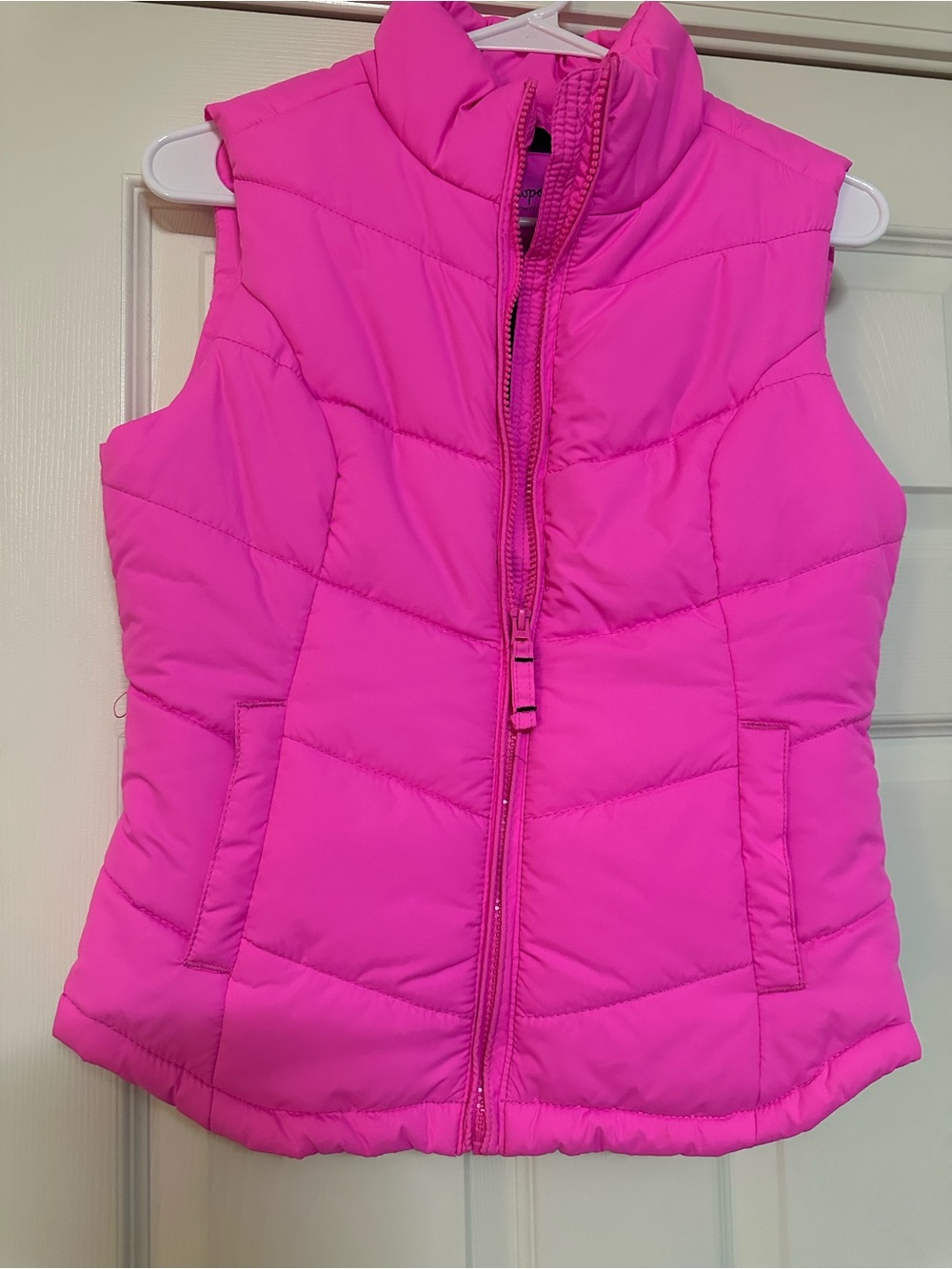 Hot Pink Quilted Puffer Vest - Aeropostale. Ladies small.